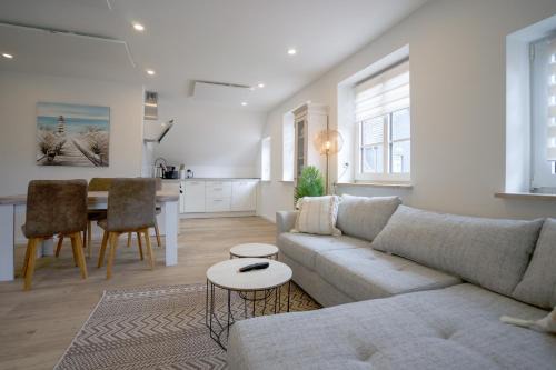 Suederhafen Apartment | Himmelreich - Helle & moderne Ferienwohnung am Meer