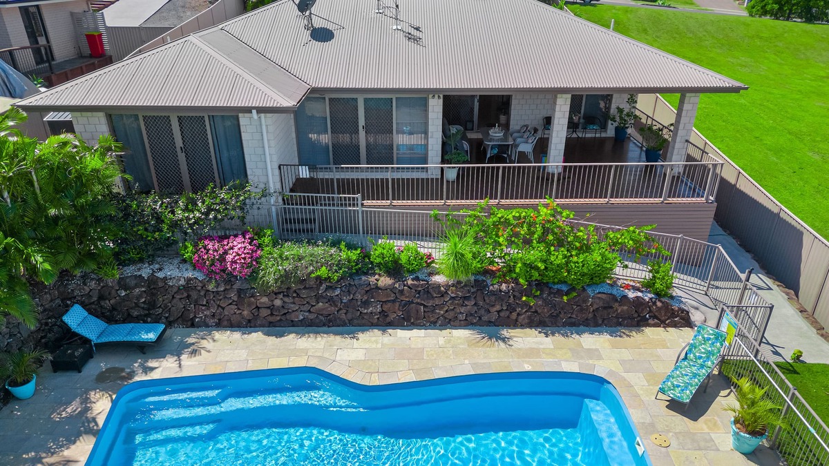 Cumbalum House | Hinterland Home, Sleeps 10 with Pets and a private Saltwater Pool