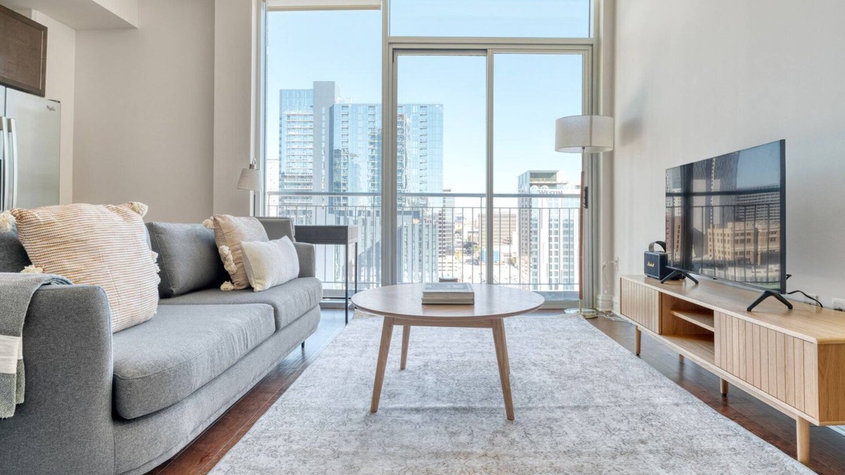 Waller Creek District Apartment | Hip Downtown Austin 1BR w/Gym, Pool & W/D, nr Rainey St, by Blueground