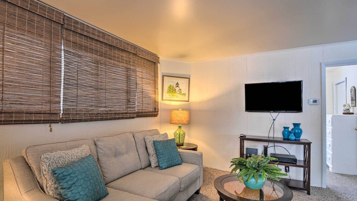 Tawas City House | Hip Downtown Cottage - Walk to Beach, Pier, Dining