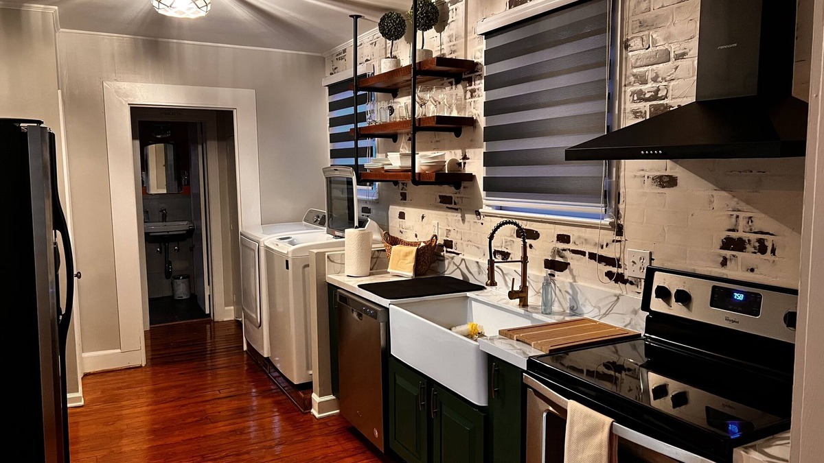 New Bern House | Hip Newly Renovated Historic Riverside Home in New Bern, NC