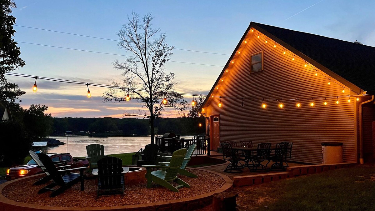 Wolf Creek House | Hip-Young-Fun LAKE HOUSE Guest Suite