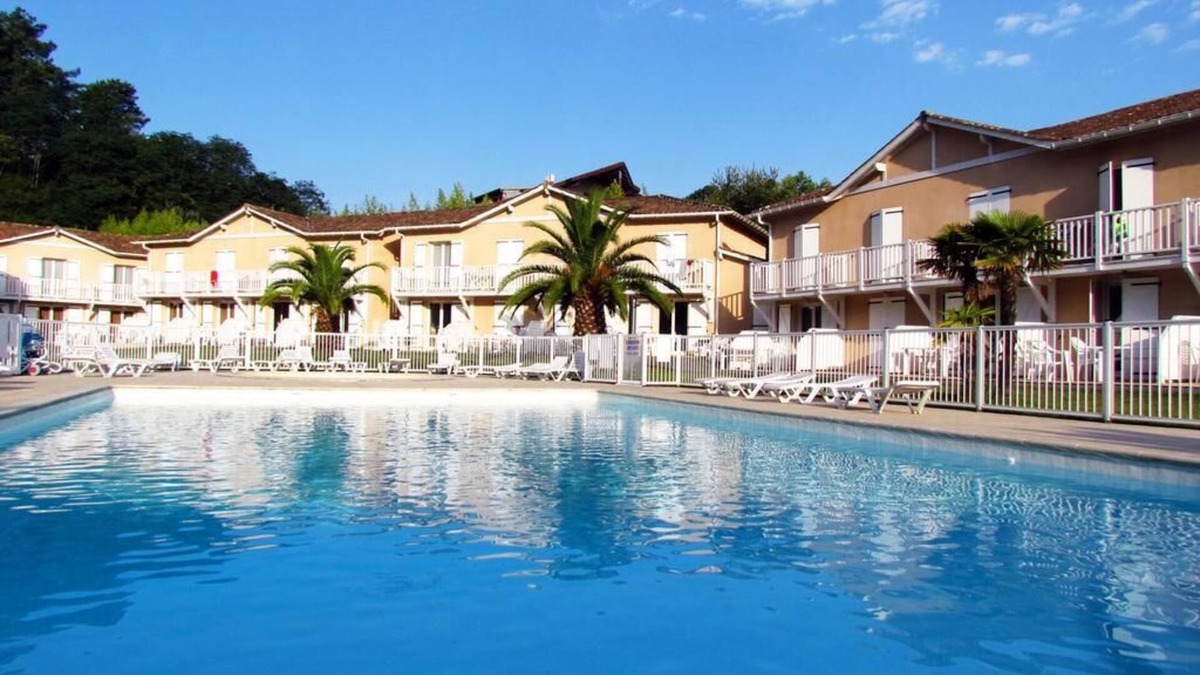Anglet Apartment | Hiring T3 with swimming pool and garden in Anglet capacity 6 people