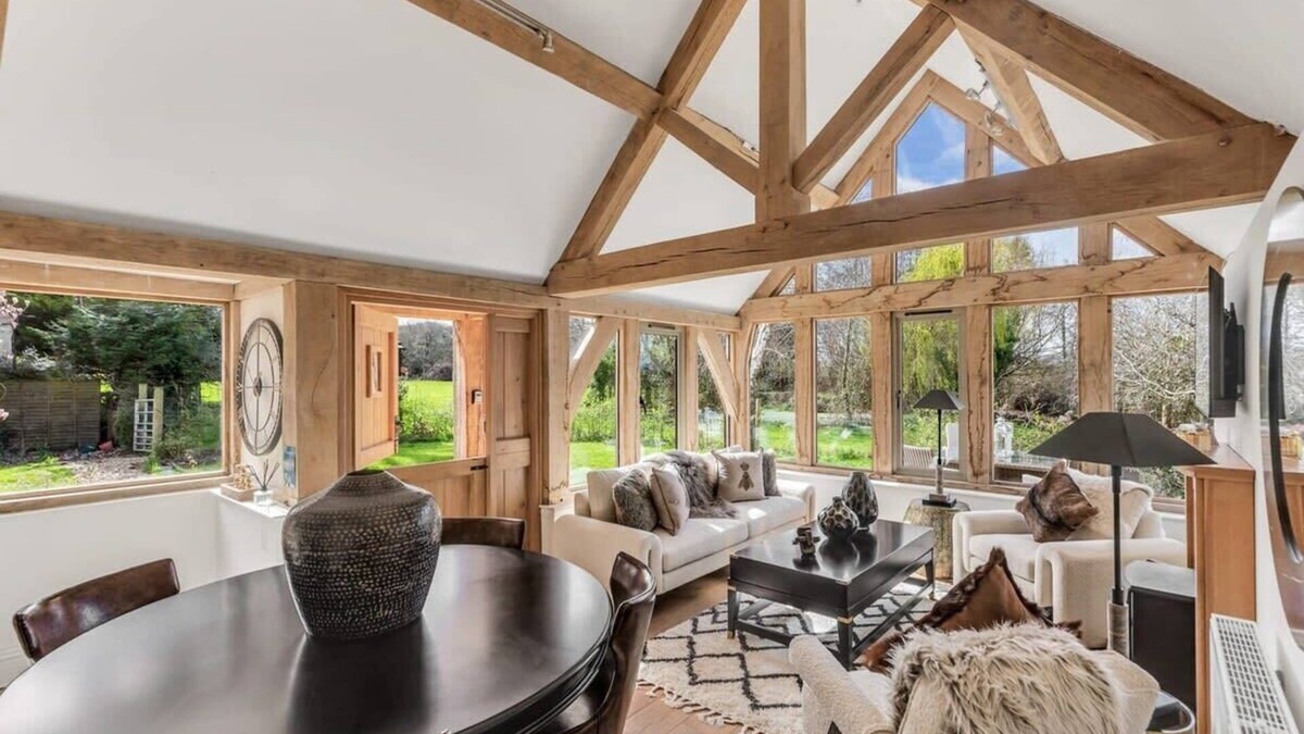 Chipping Campden House | Hiron's Piece and Honeysuckle Cottage with Hot Tub