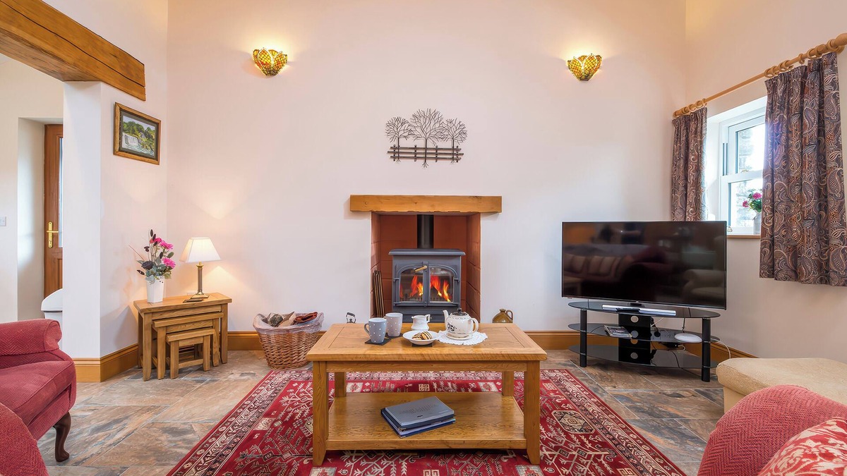 Newcastle Emlyn Cottage | HIRWAUN COTTAGE, family friendly, luxury holiday cottage in Cenarth