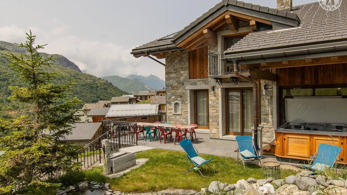 Praranger House | Hislianie - LES Belleville