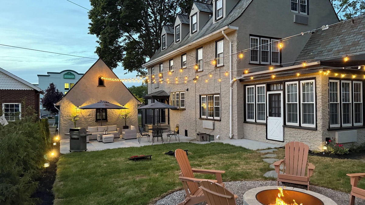 Downtown Niagara Falls House | Historic 1814 Tudor-River Views In Niagara Falls