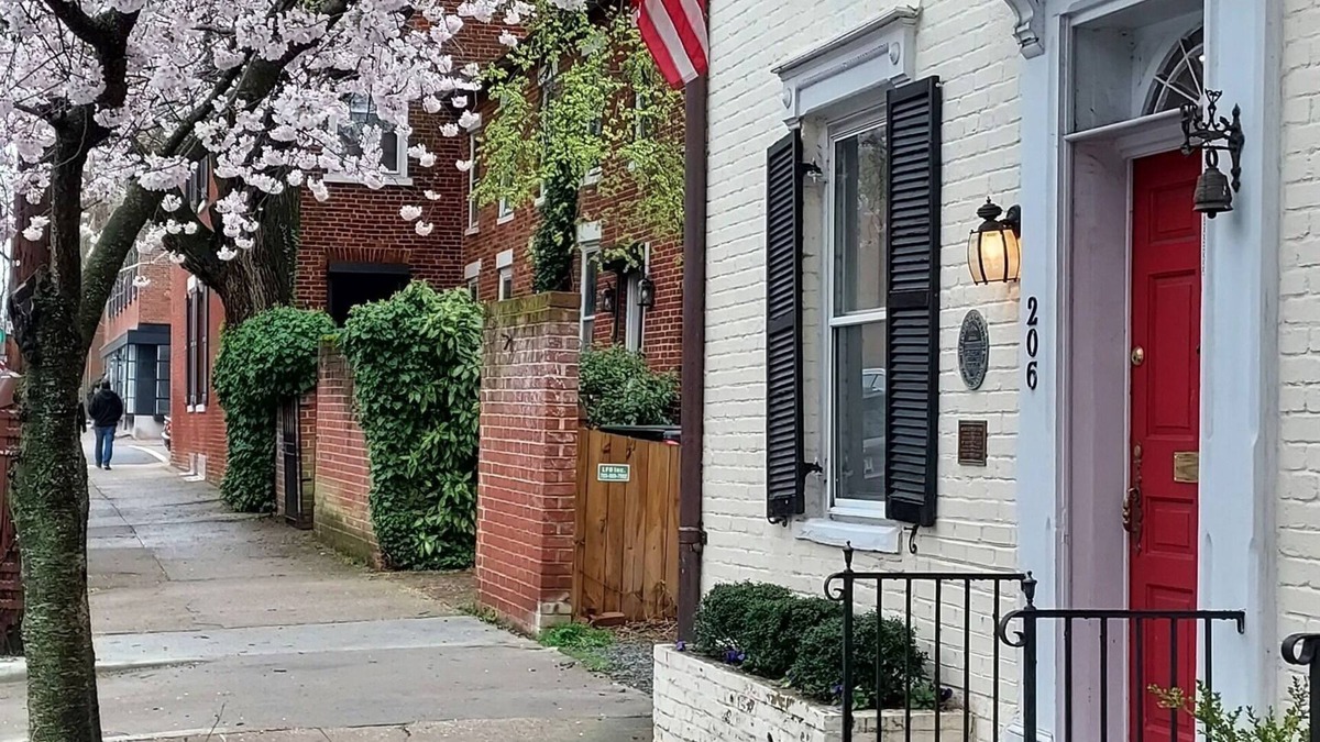 Old Town Alexandria House | Historic 1850 townhouse in heart of Old Town. Walk score: 96