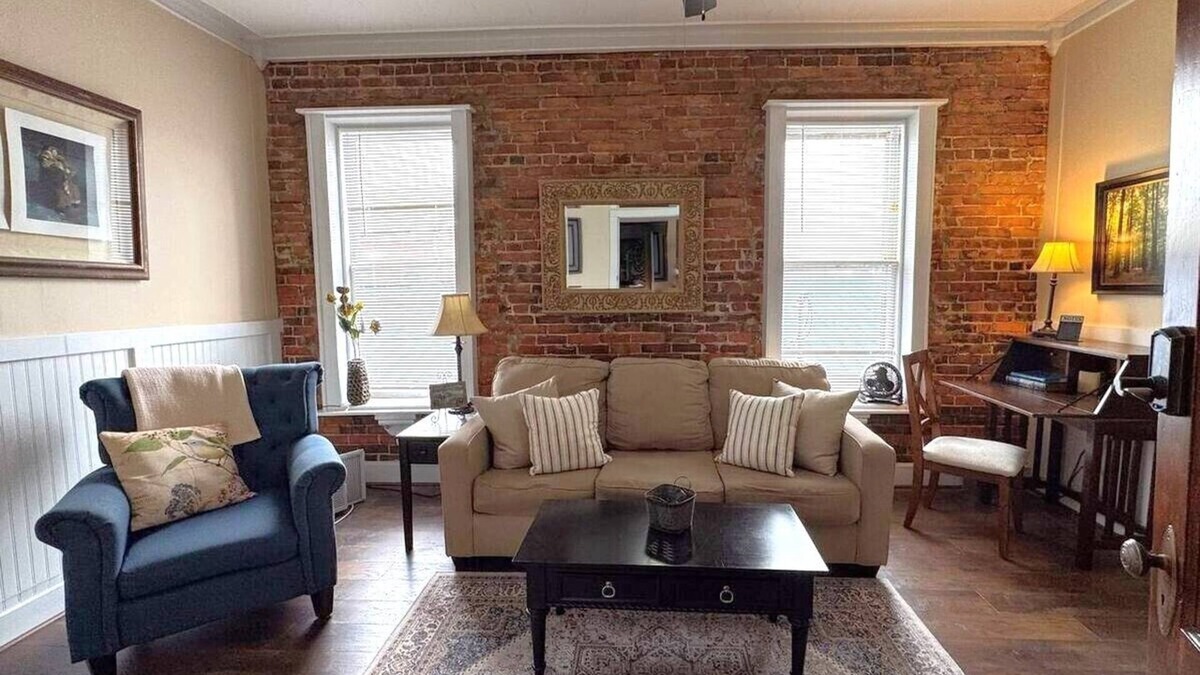 Nauvoo Apartment | Historic 1888 Loft - Temple Views & Exposed Brick