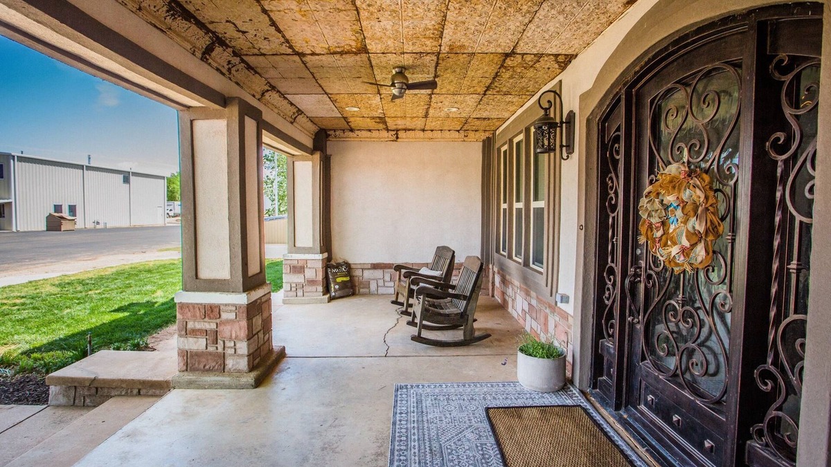 Sudan Cabin | Historic 1917 original Sudan hotel recently converted into a large luxury home!