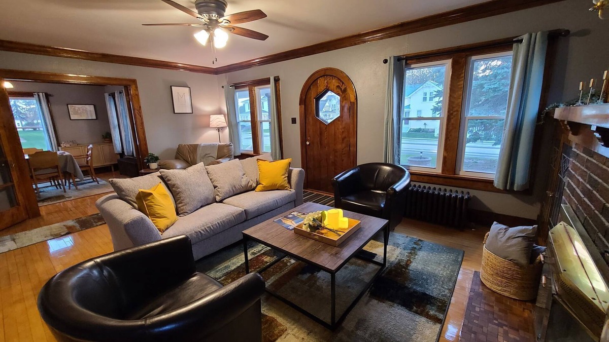 Oostburg House | Historic 1920s home with high speed WIFI and Air Conditioning