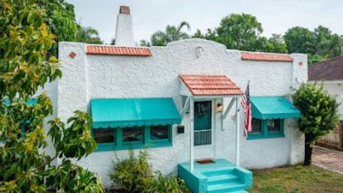 Cocoa House | Historic 1924 Spanish Style-Boho Bungalow-Walk to Cocoa Village