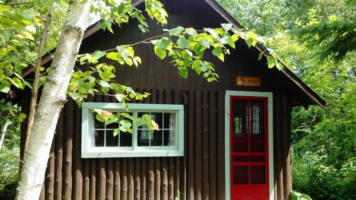 Marcell Cabin | -> Historic 1930's Cabin Steps to the LAKE! ~ FREE Resort Amenities Included!