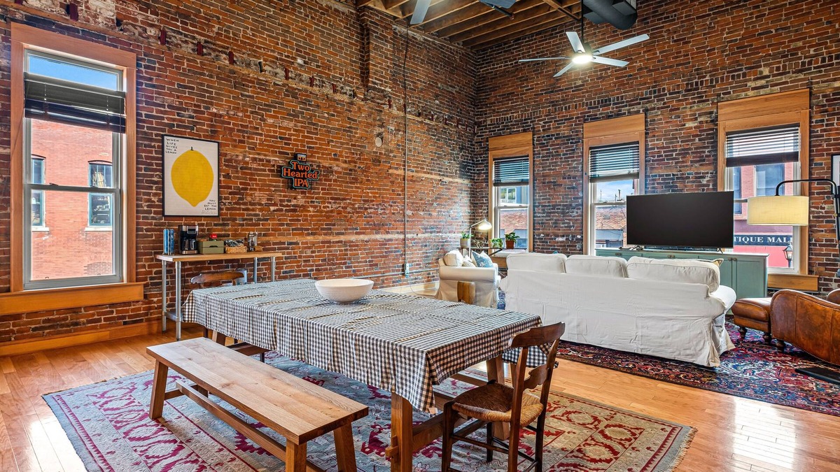 Stillwater Apartment | Historic 2-bedroom loft in charming downtown Stillwater right on Main St.
