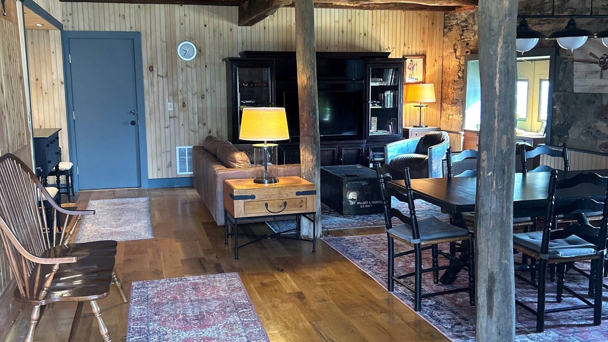 Summit Point Cottage | Historic 2-bedroom Cottage in Summit Point, WV