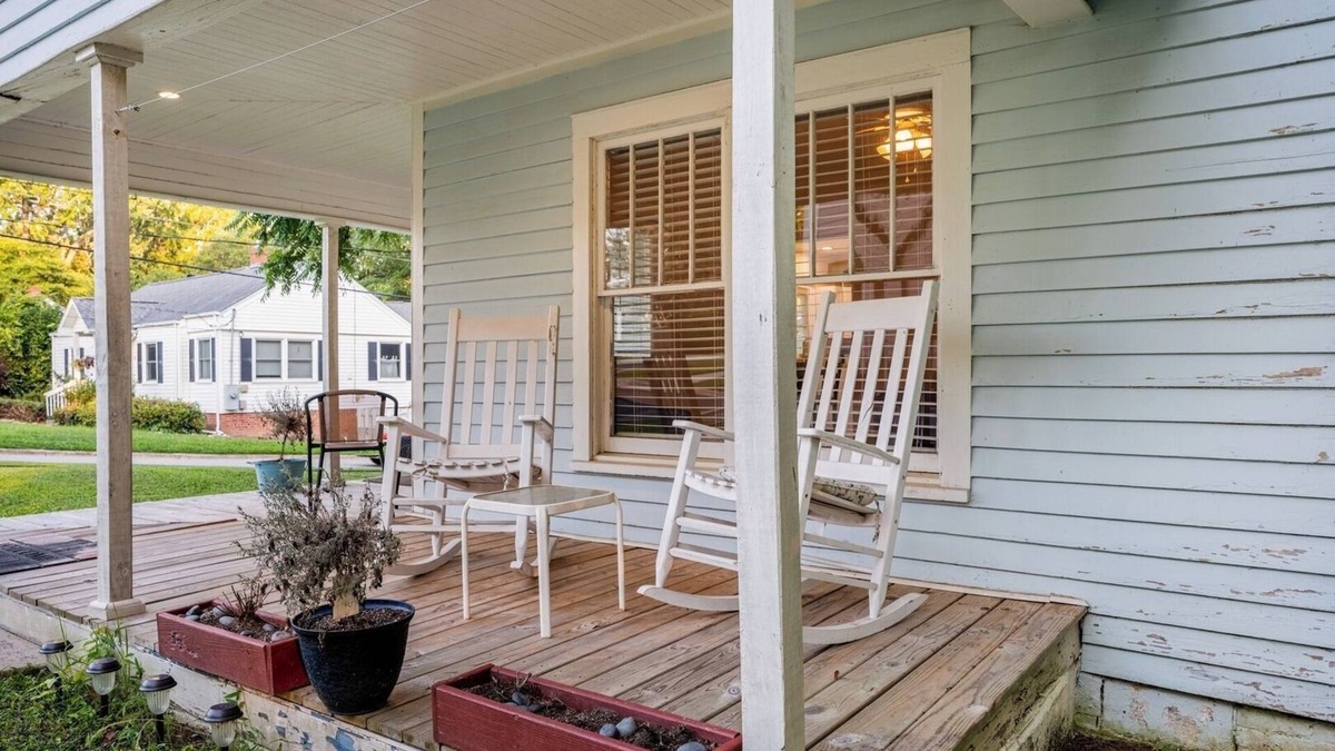 Cary House | Historic 2BR Retreat Walk to Eats Porch & Yard