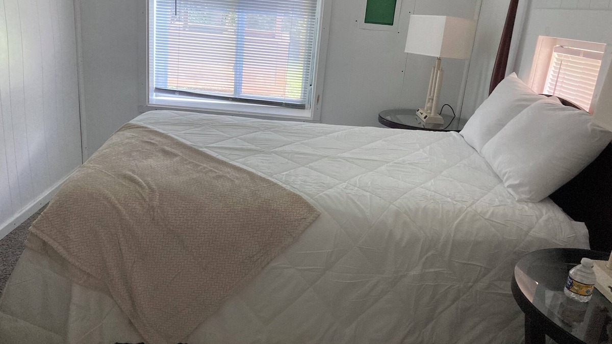 Glen Carbon House | Historic 4-bedroom house in Glen Carbon with AC