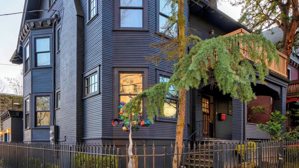 Alphabet Historic District House | Historic 4BR | Walk to NW 23rd Shops & Dining