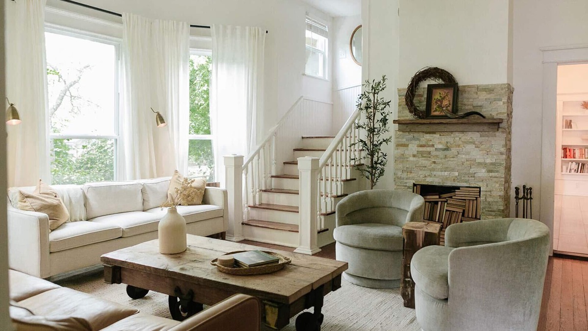 Phillips House | Historic 5/4 Spacious Sleeps 16 Hot Tub Pool A&M