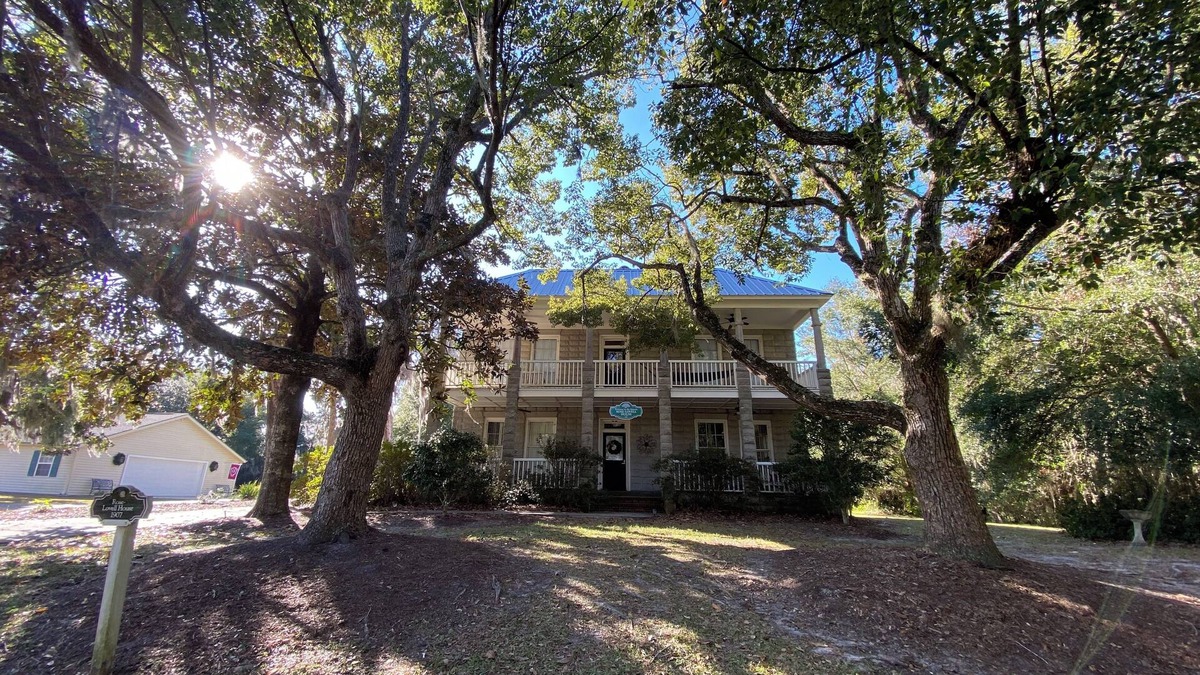 St. Marys House | Historic 5 Bedroom Home, Walk To Cumberland Island Ferry