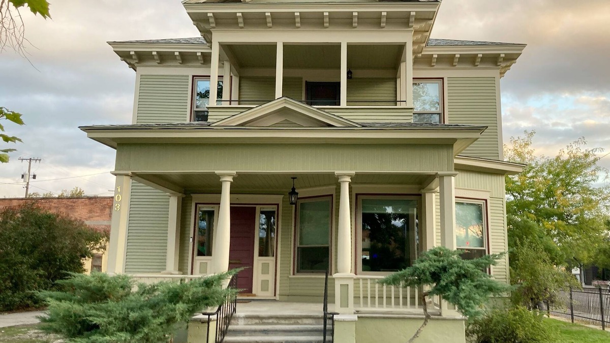 University District House | Historic Beacom Residence — Steps to Downtown, River and U of M.
