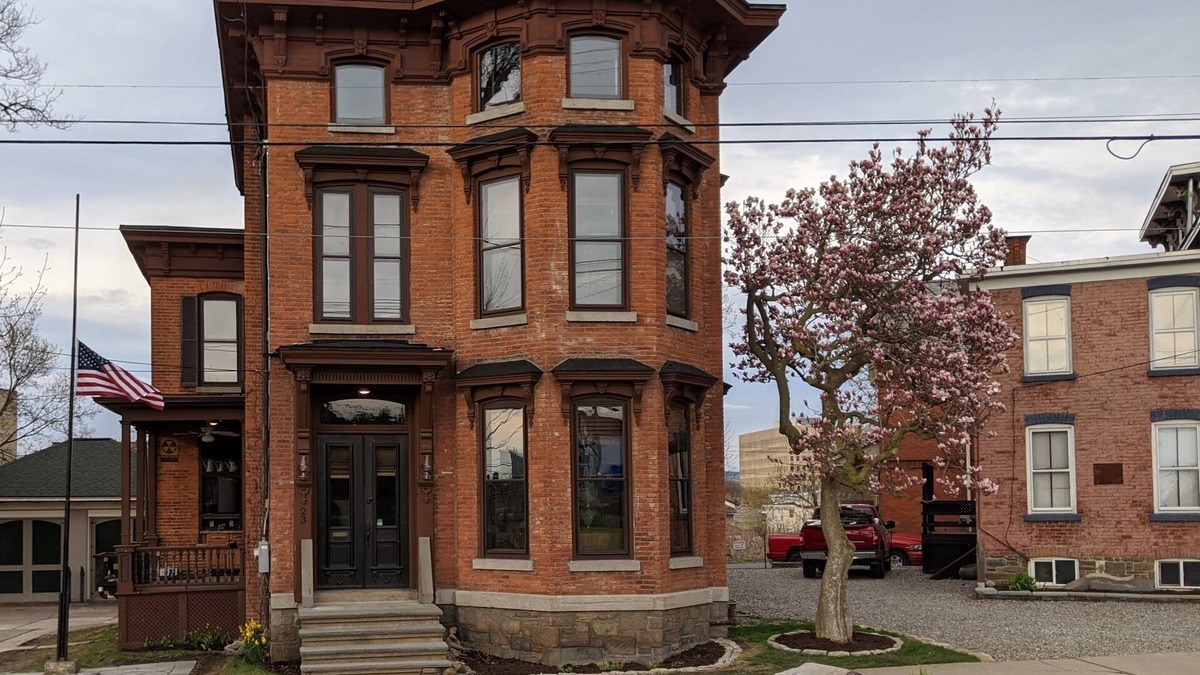 Utica House | Historic Building/Downtown Utica walk to Genesee Street 3
