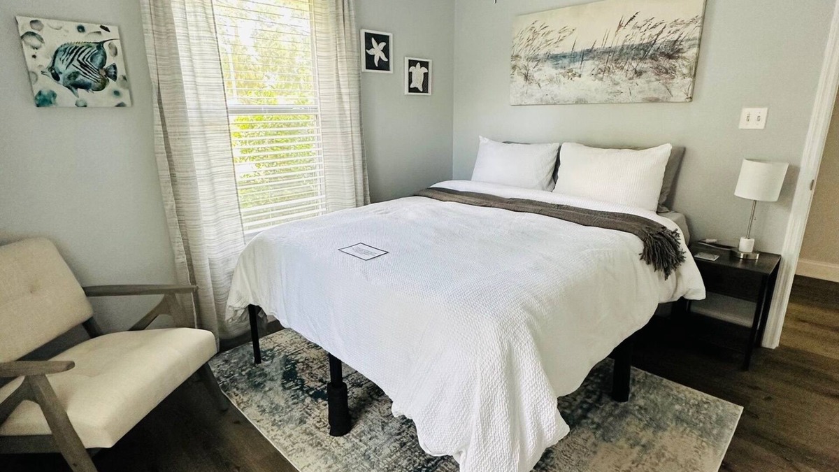 Dixieland Apartment | Historic Carriage House Apt - Swan City Getaways