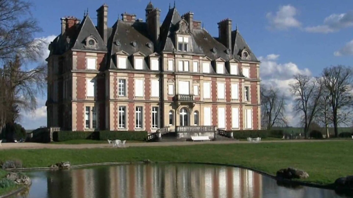 Ocquerre House | Historic castle near Paris, Disney, CDG. Sleeps 8 in 4 bedrooms, 3 full baths!