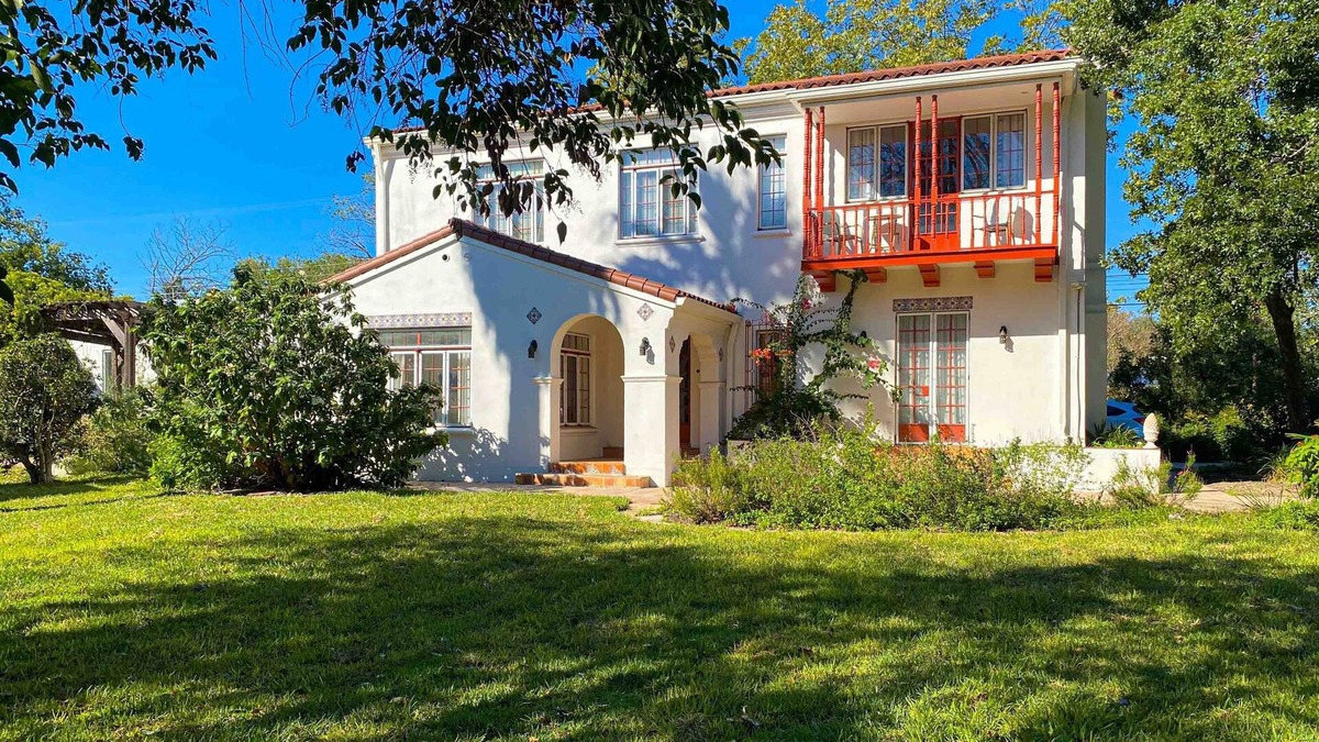 Oak Park - Northwood House | Historic charmer with a pool, gardens, gym, & game room- dogs ok