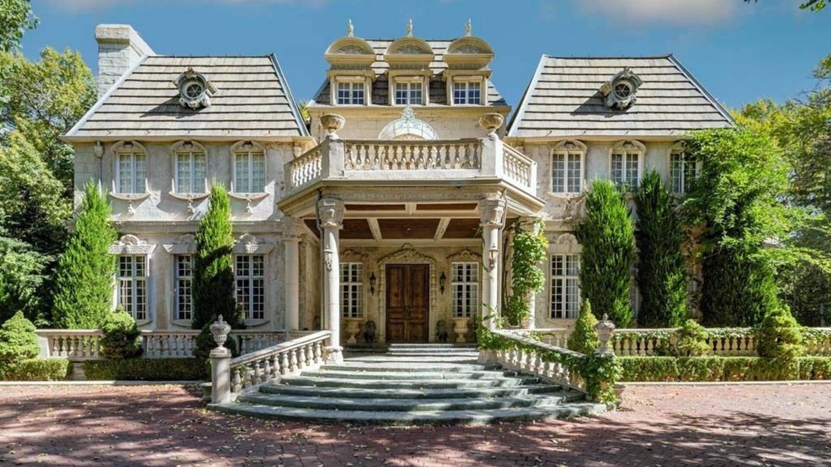 Sandy House | Historic Chateau at La Caille