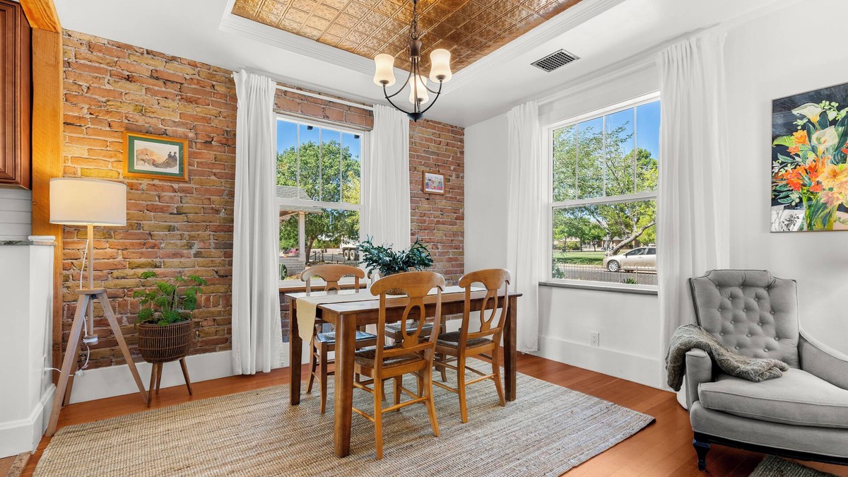 Clarkdale House | Historic Clarkdale House with Mountain Views