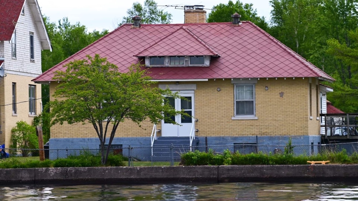 Lake Linden House | Historic Coast Guard station on Keweenaw Bay, walking distance to beach!