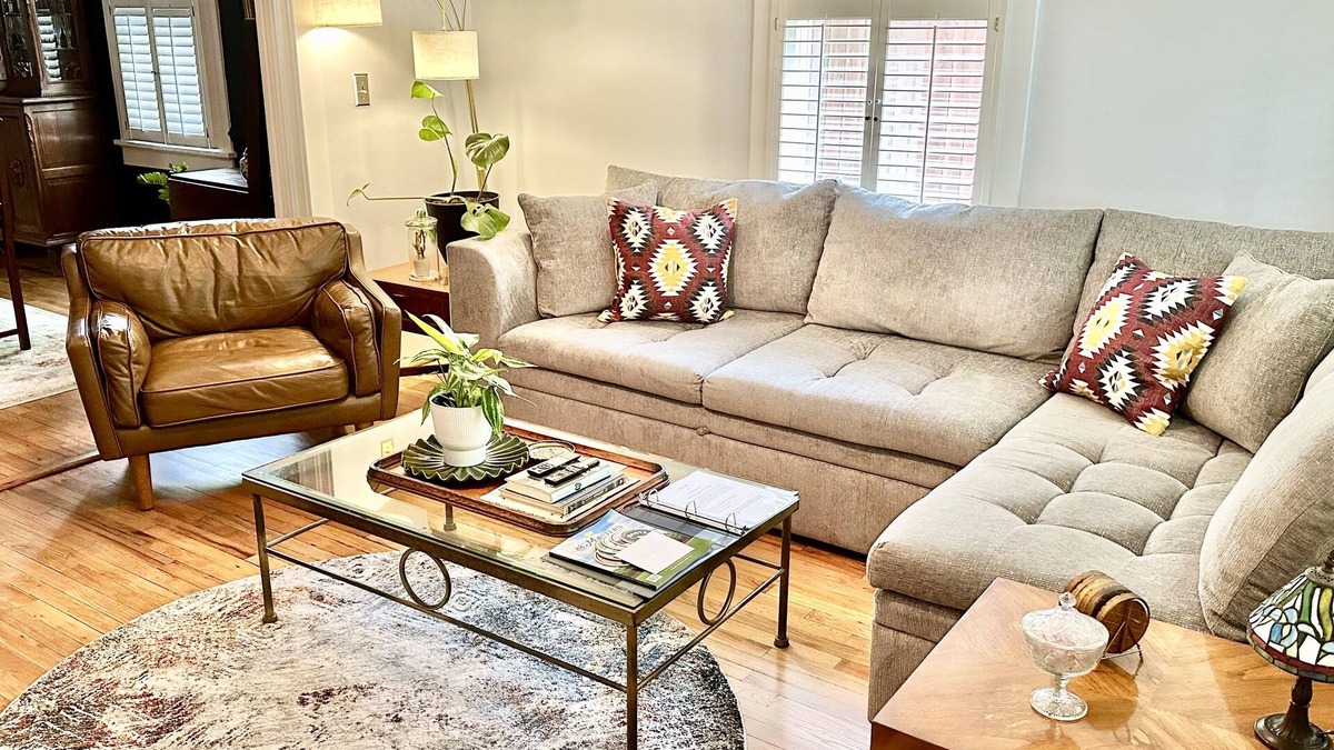Summerville House | Historic Cottage on The Hill