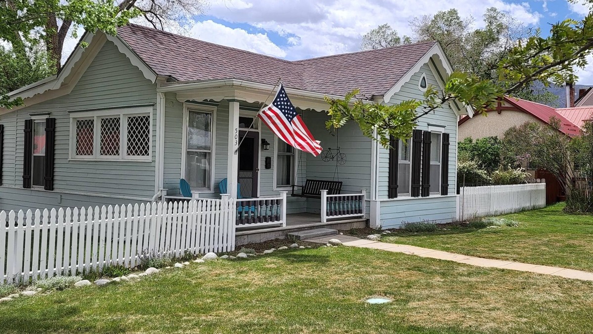 Salida House | Historic Cottage: The Perfect Rocky Mountain Location - Rental License #0352