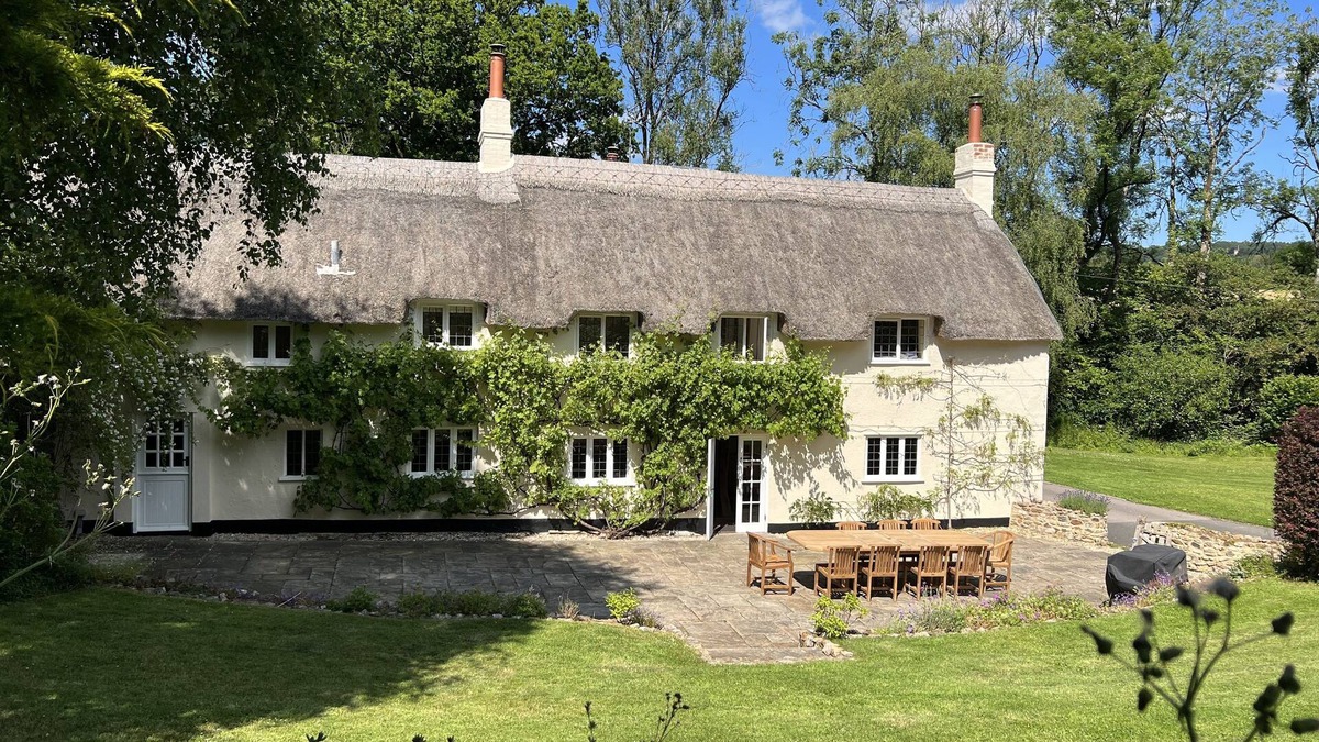 Bishopswood Cottage | Historic Countryside Cottage and Shepherds Hut