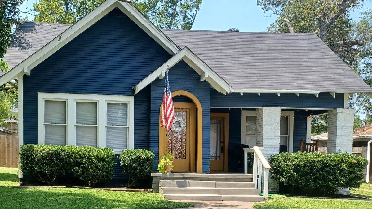 Jacksonville House | Historic, Cozy Home in the Heart of Town