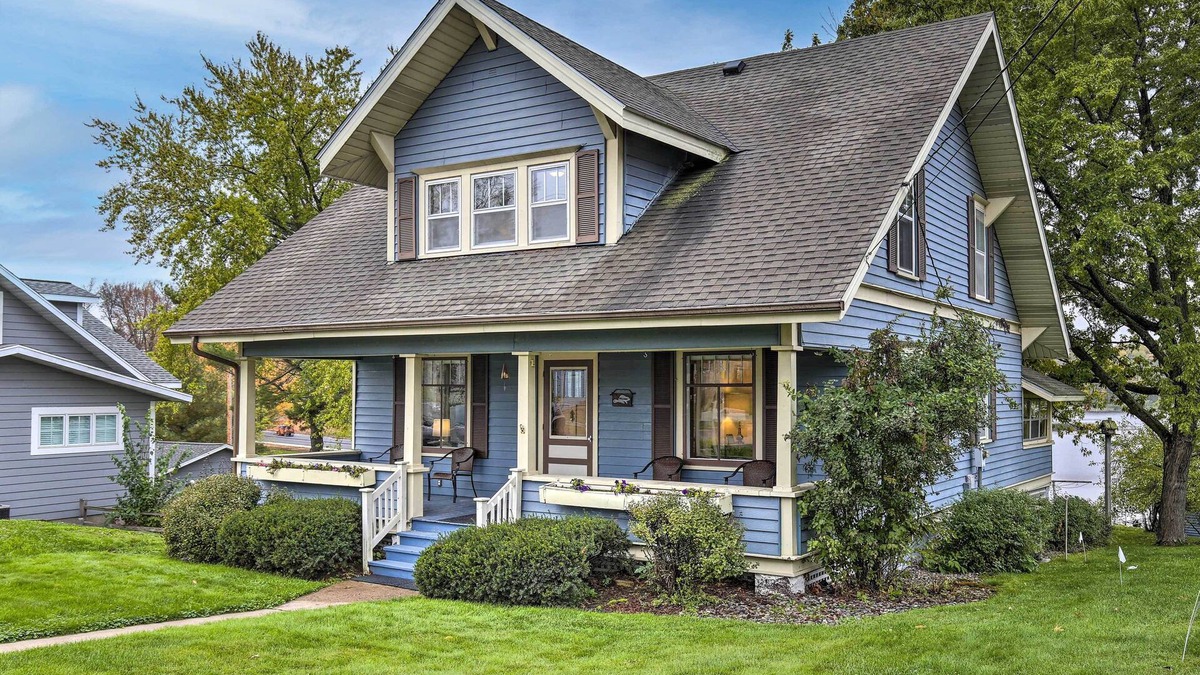 Cumberland House | Historic Cumberland Home on Beaver Dam Lake!