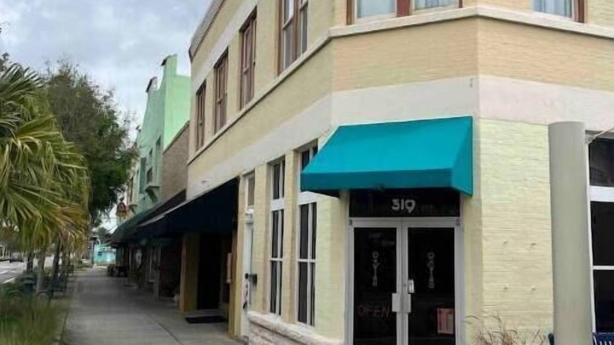 Le Barons Of Titusville Condo | Historic down town Titusville apt A . Private no host!