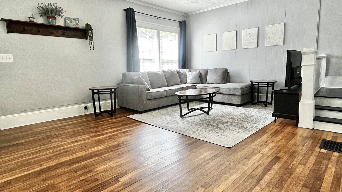 Sanford Apartment | Historic Downtown Haven