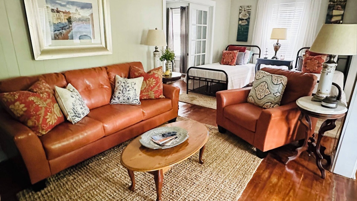 Fairhope House | Historic Fairhope Bay Cottage