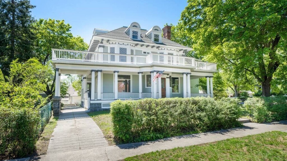 Spokane House | Historic Family Home with 8 BDRMS, 8 BATHS & 3 Kitchens!