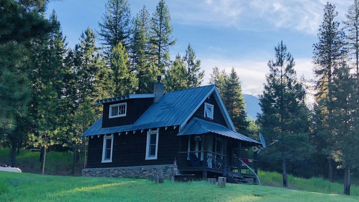 Condon House | Historic Family Style Homestead Cabin