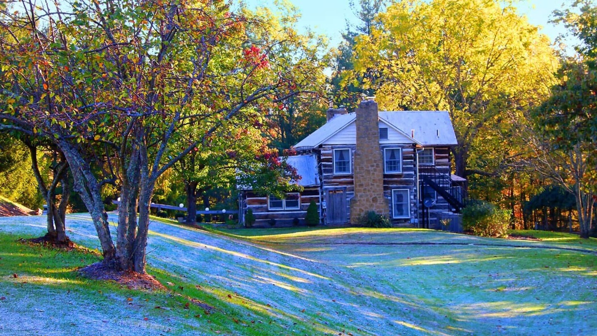 Clendenin House | Historic Farm Retreat, Perfect For A Getaway