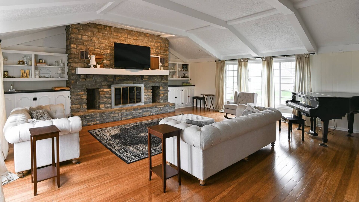 Union House | Historic Farmhouse w/Pool—Sleeps 10!