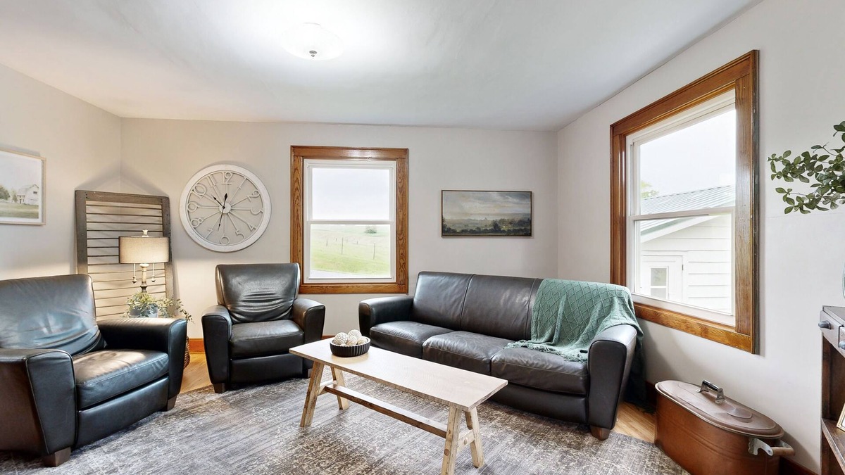 Darlington House | Historic farmhouse with WiFi, dog-friendly, close to rec trails