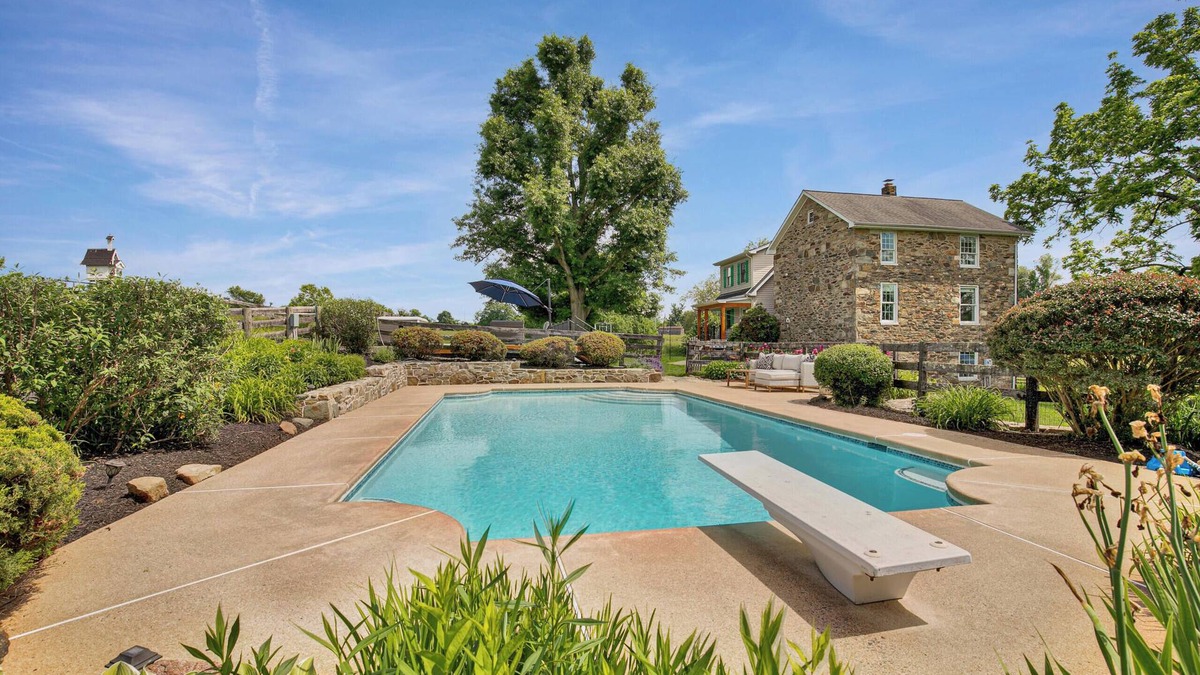 Hamilton Other | Historic Farmhouse with Pool & Hot Tub in Wine Country, Near Washington, DC