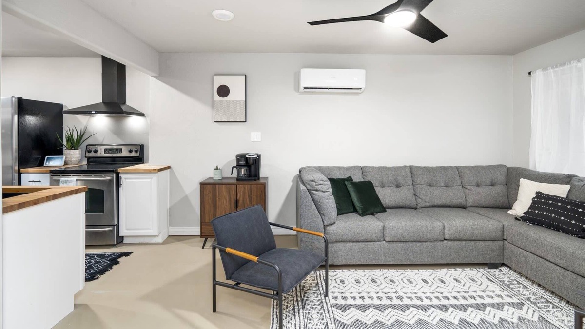 Fairview Place House | Historic Hideaway Bungalow - Walk to Golf + DT PHX