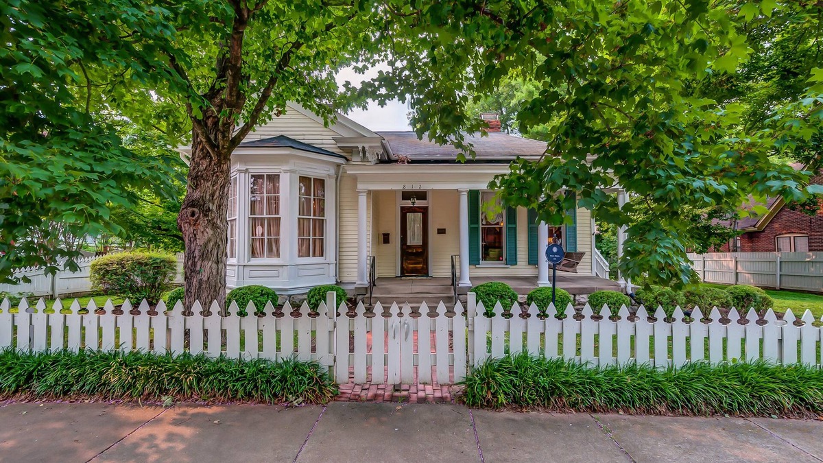 Historic Downtown Franklin House | Historic Home in Downtown Franklin - Walk to ALL the Charm & Convenience