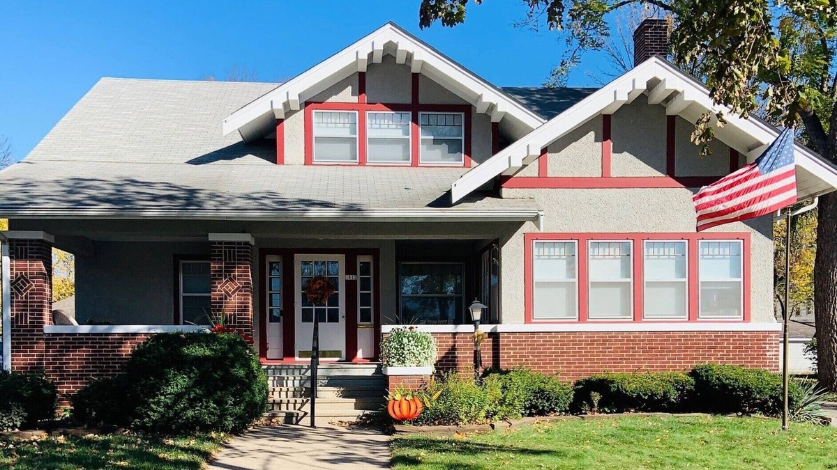 Perry House | Historic Home in the Heart of Perry