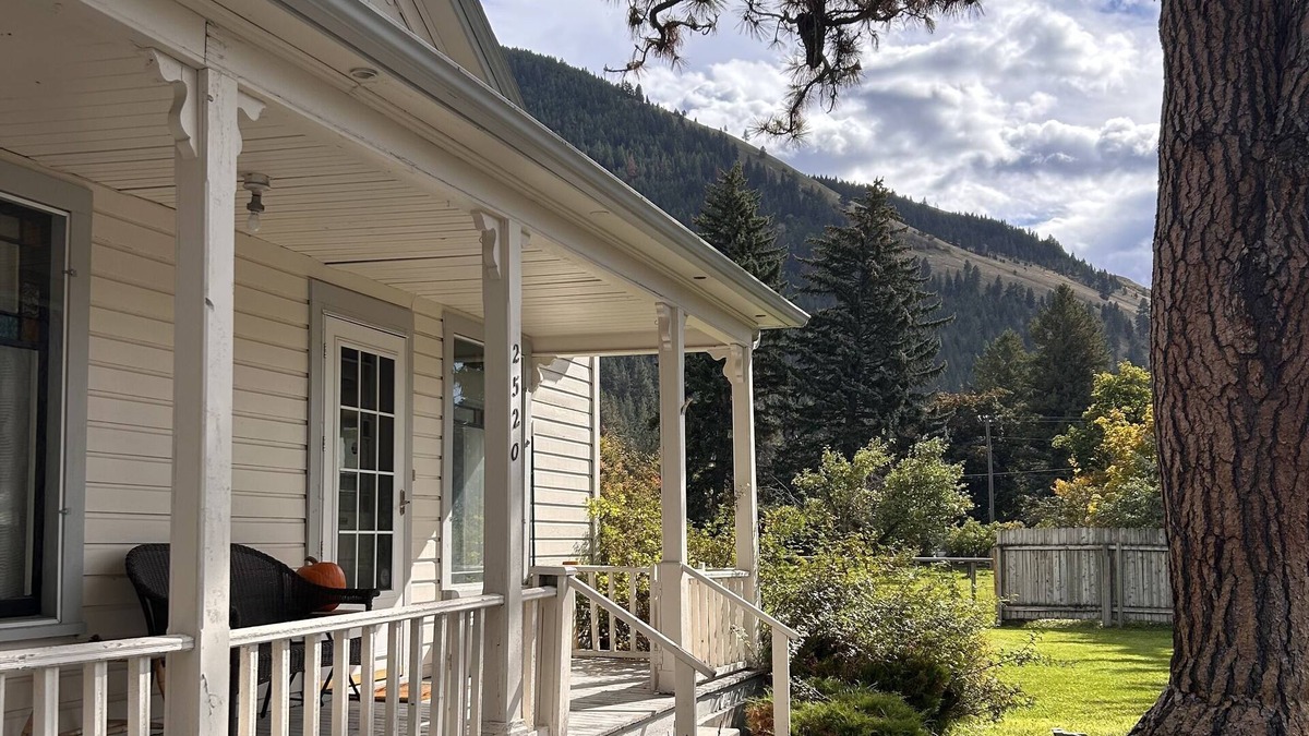 Upper Rattlesnake House | Historic Home in the Rattlesnake